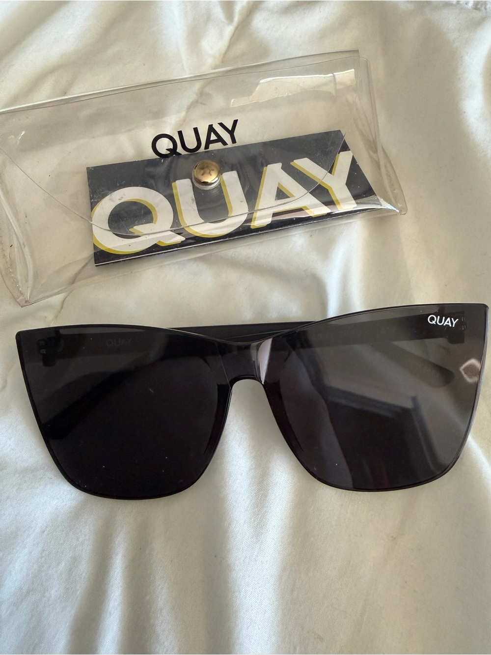 Quay Australia Black “Come Thru” Sunglasses